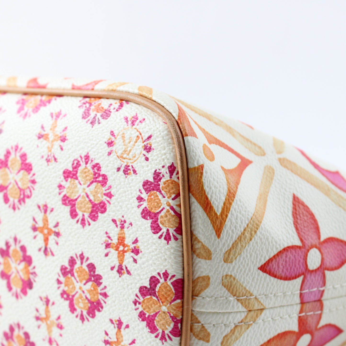 Louis Vuitton Neverfull MM By The Pool