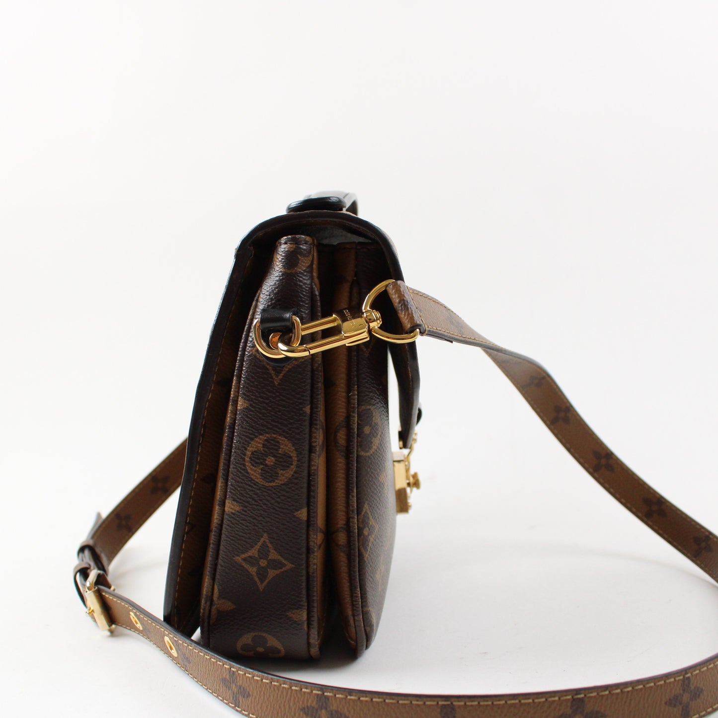 Louis Vuitton Pochette Metis Reverse