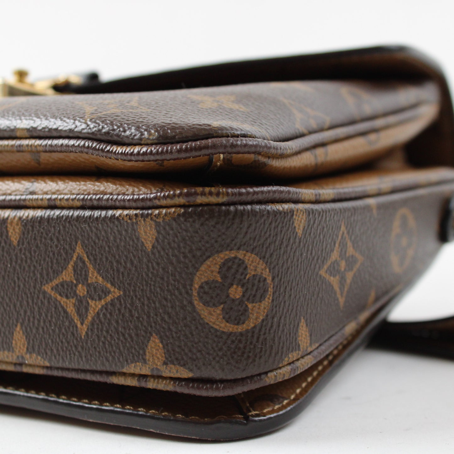 Louis Vuitton Pochette Metis Reverse