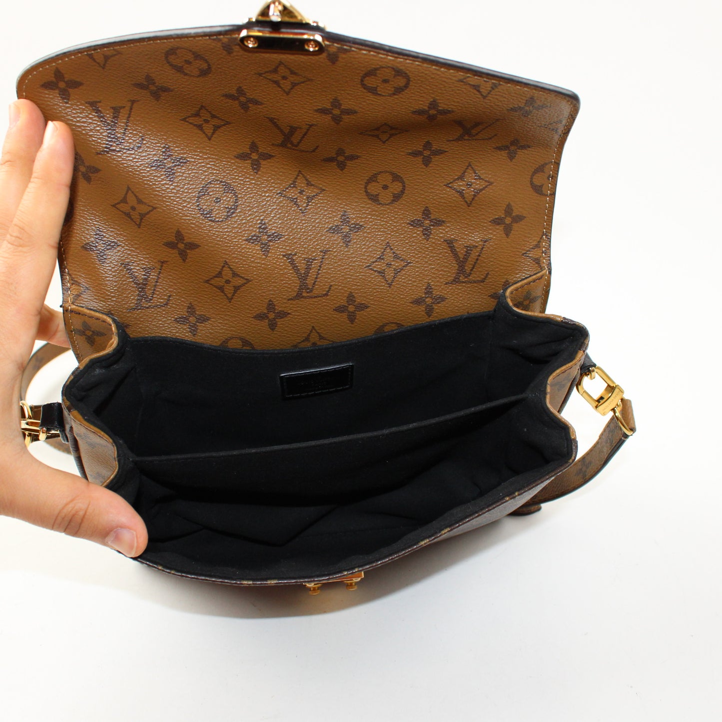 Louis Vuitton Pochette Metis Reverse