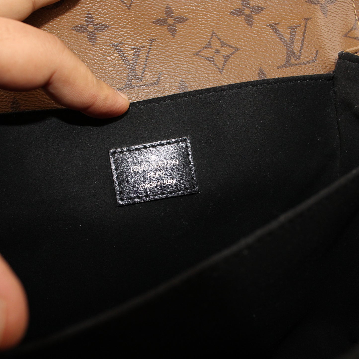 Louis Vuitton Pochette Metis Reverse