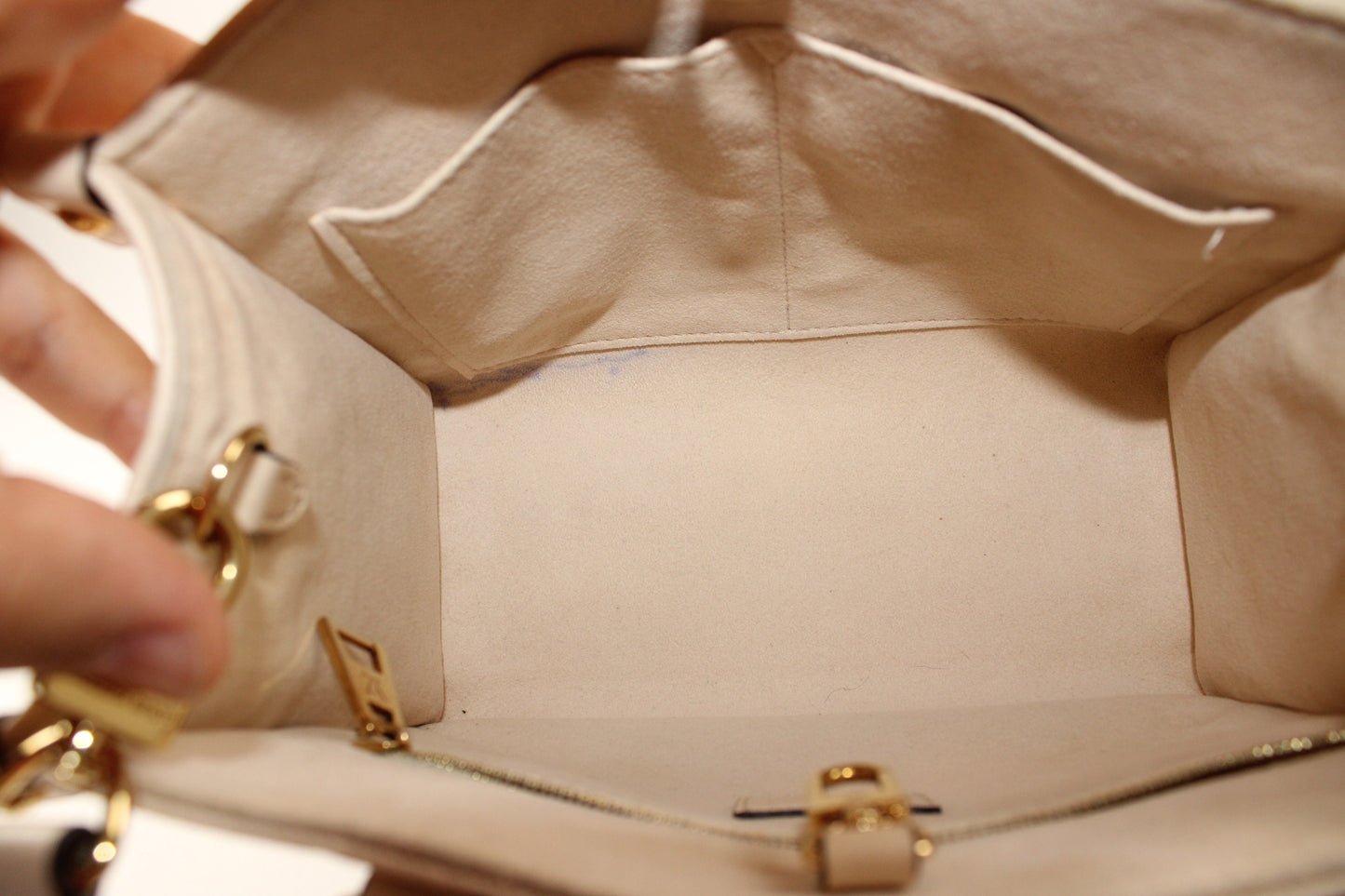 Louis Vuitton On The Go PM