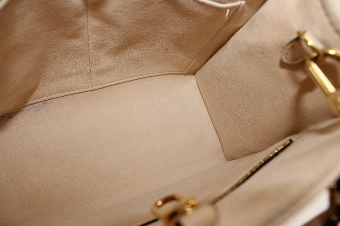 Louis Vuitton On The Go PM