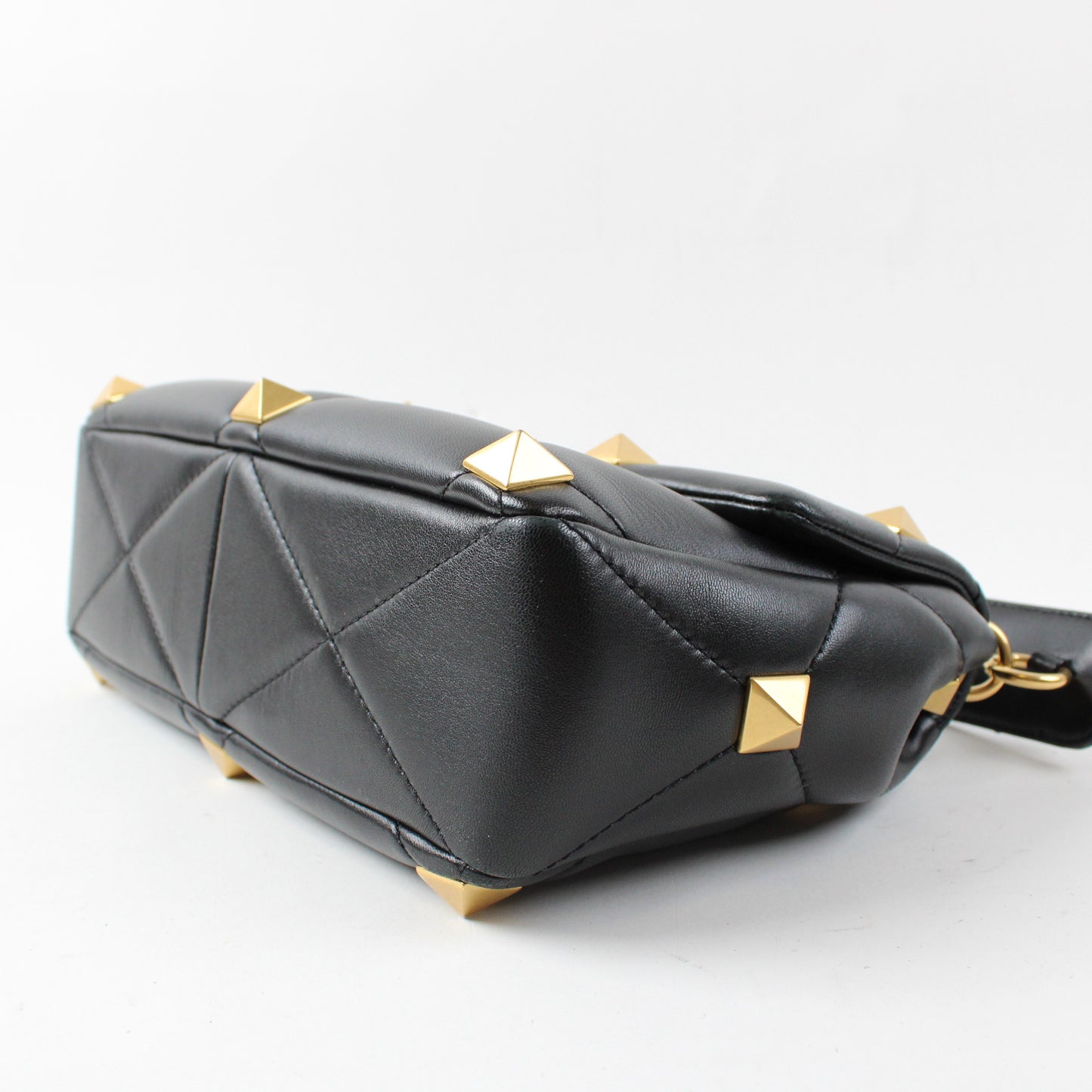 Valentino Garavani Roman Stud Media