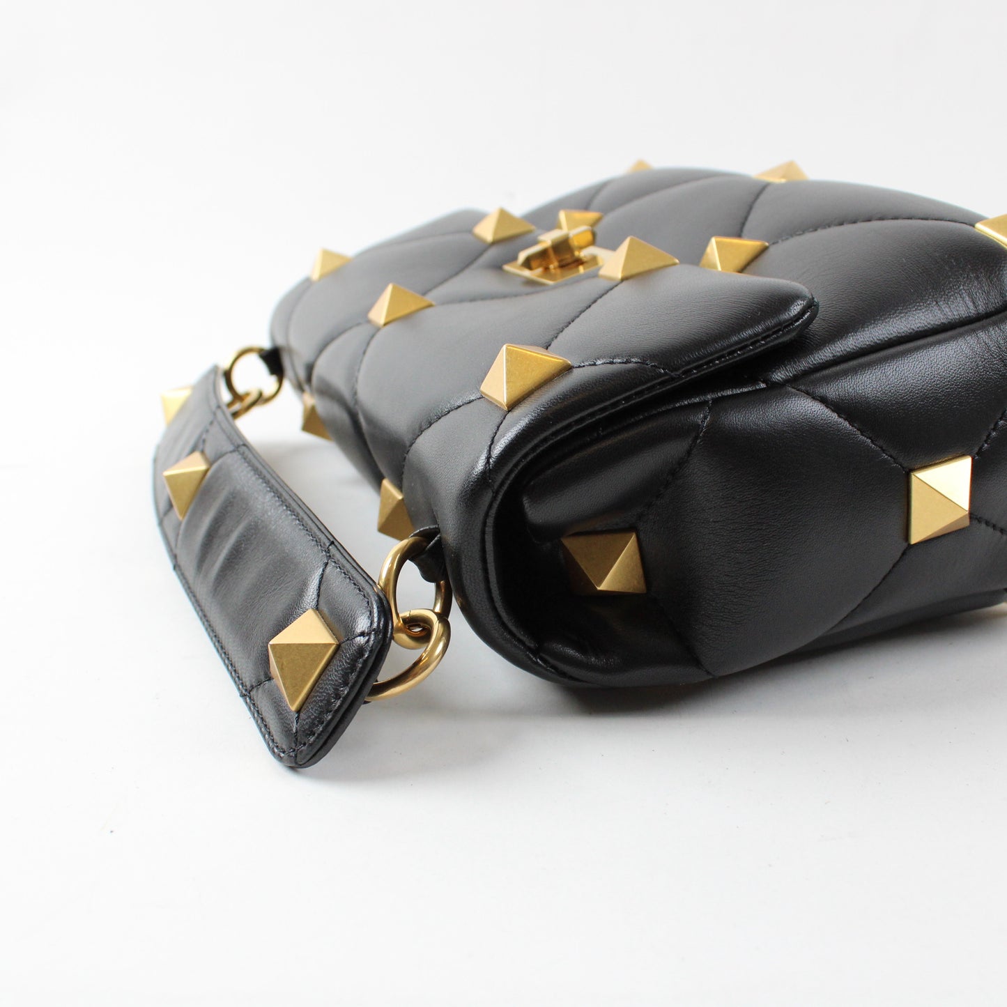 Valentino Garavani Roman Stud Media