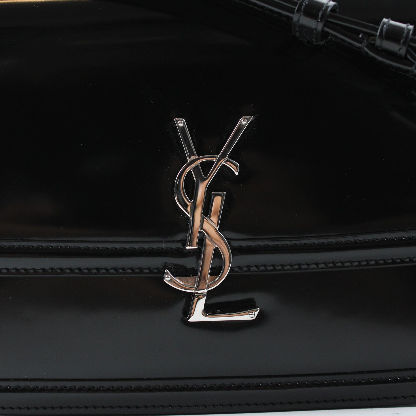 Saint Laurent Solferino Media