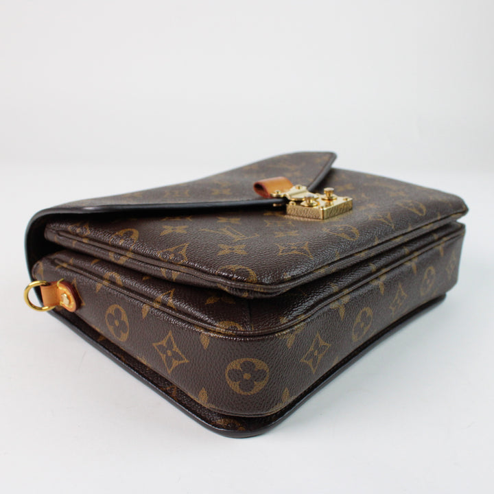 Louis Vuitton Pochette Metis