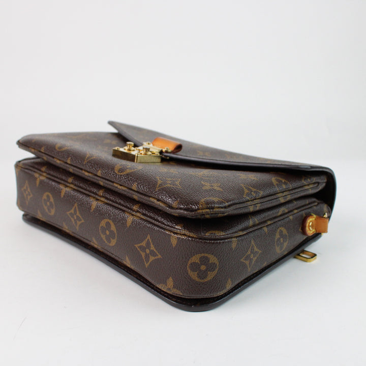 Louis Vuitton Pochette Metis