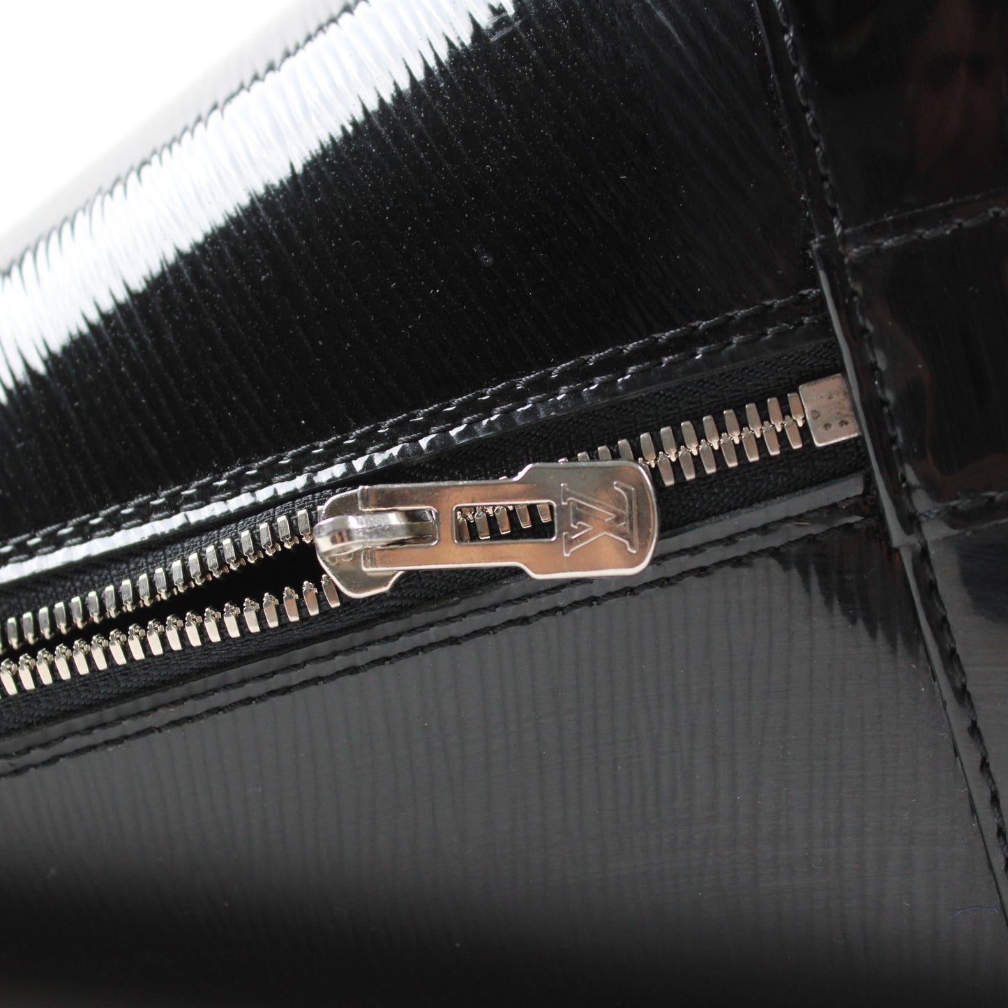 Louis Vuitton Alma GM Epi