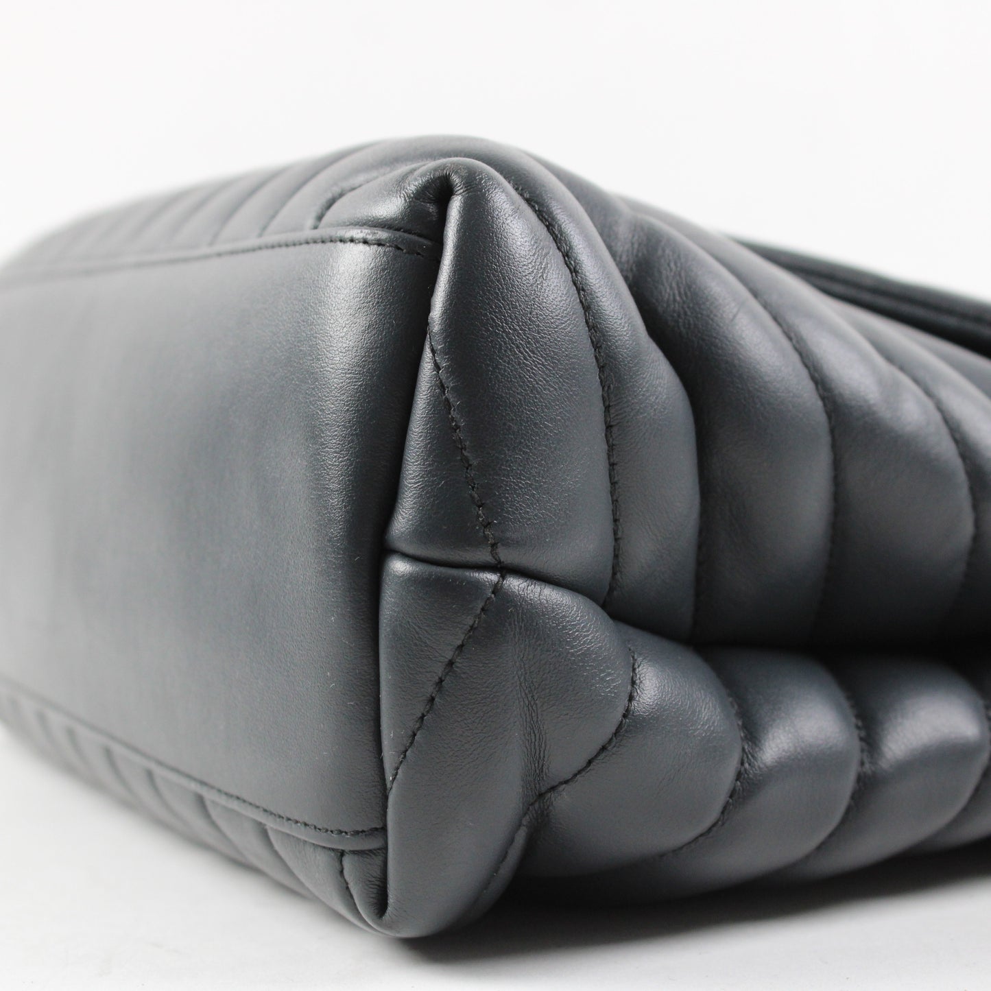 Saint Laurent Lou Lou Media