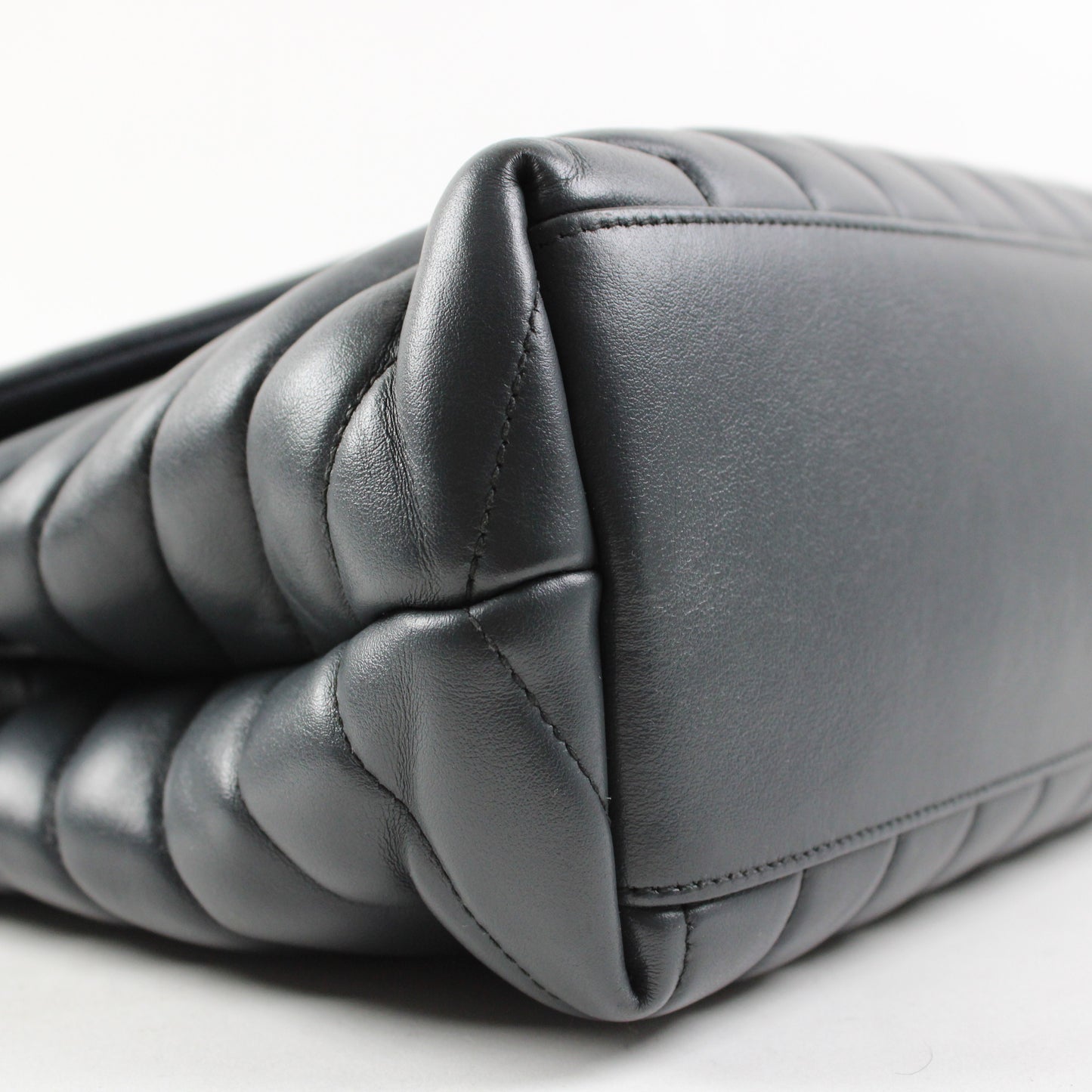 Saint Laurent Lou Lou Media