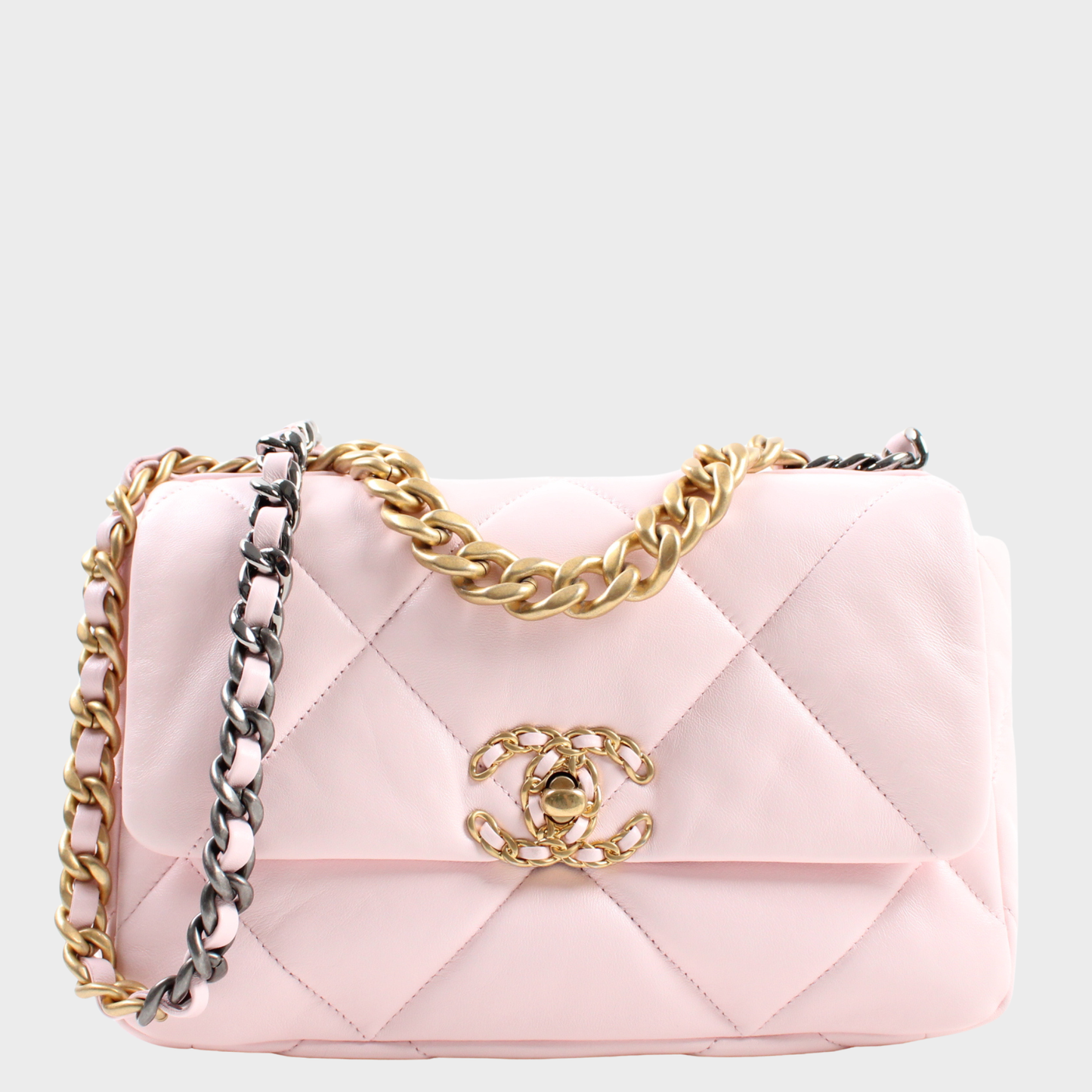 Chanel 19