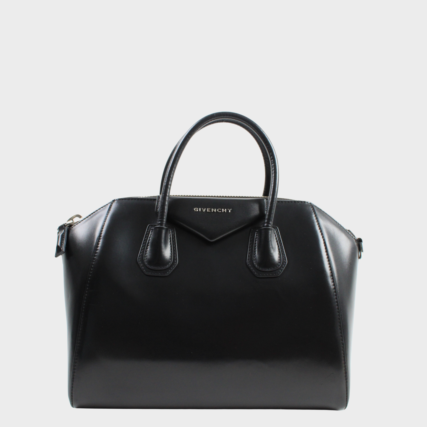 Givenchy Antigona Media